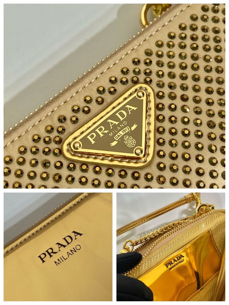 Pra*a triangle pouch